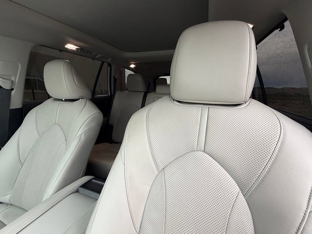 Used 2024 Toyota Grand Highlander Limited image 13
