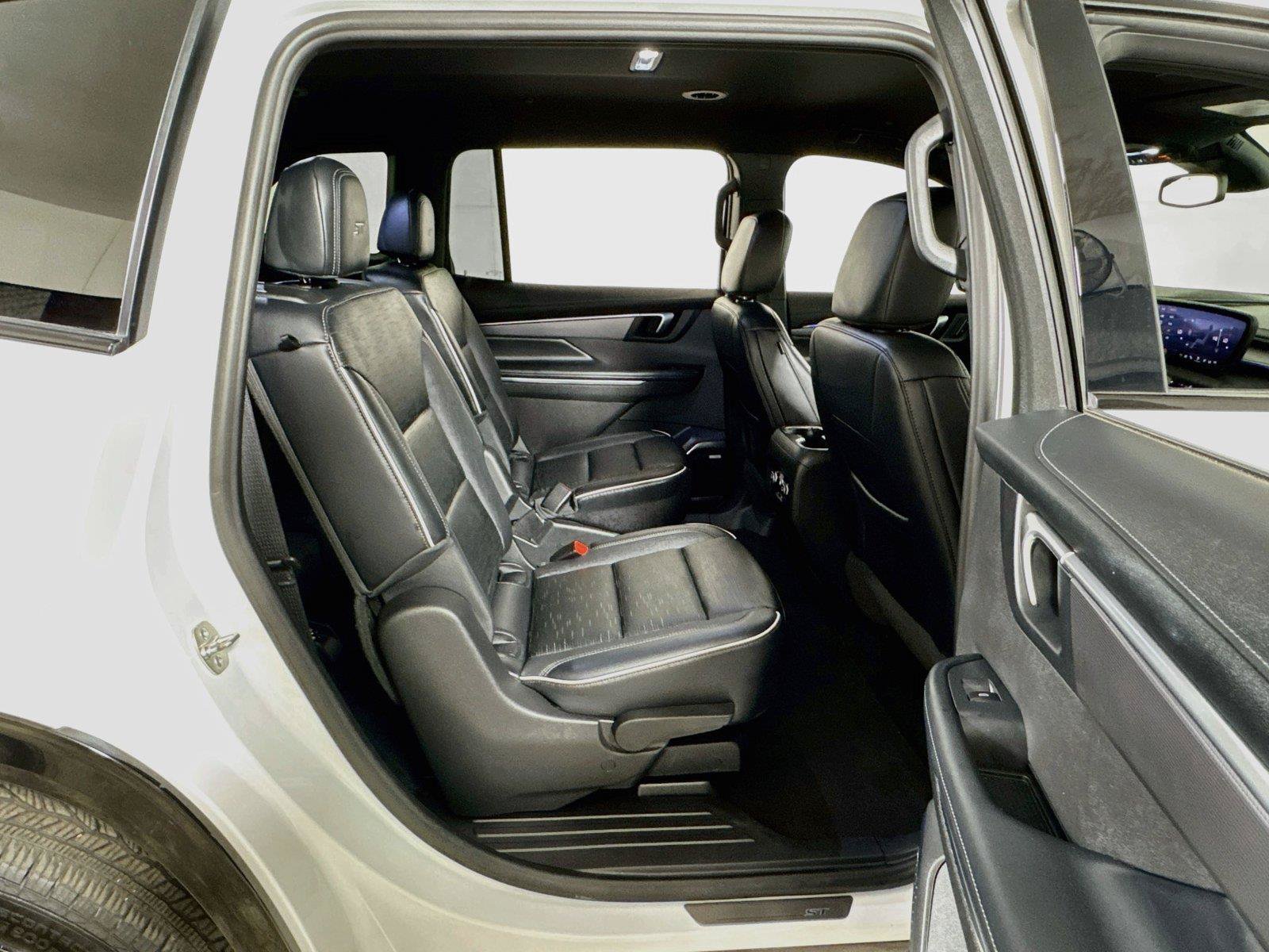 Certified 2026 Buick Enclave Sport Touring FWD image 27