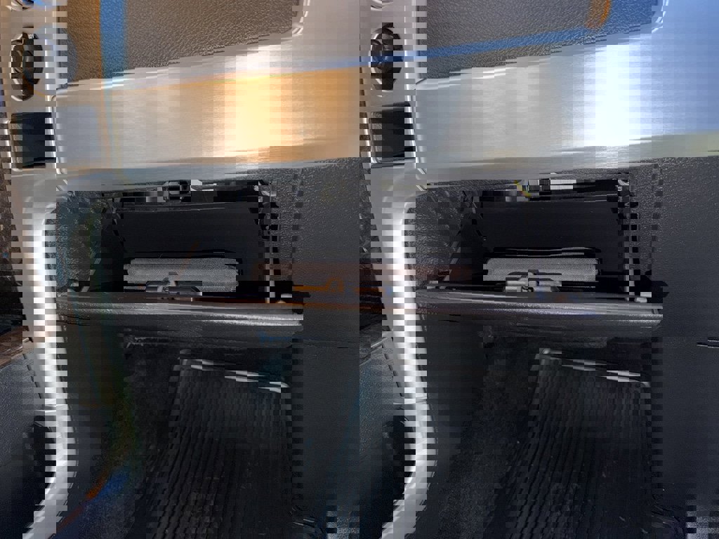 Used 2013 Ford F150 Platinum image 10