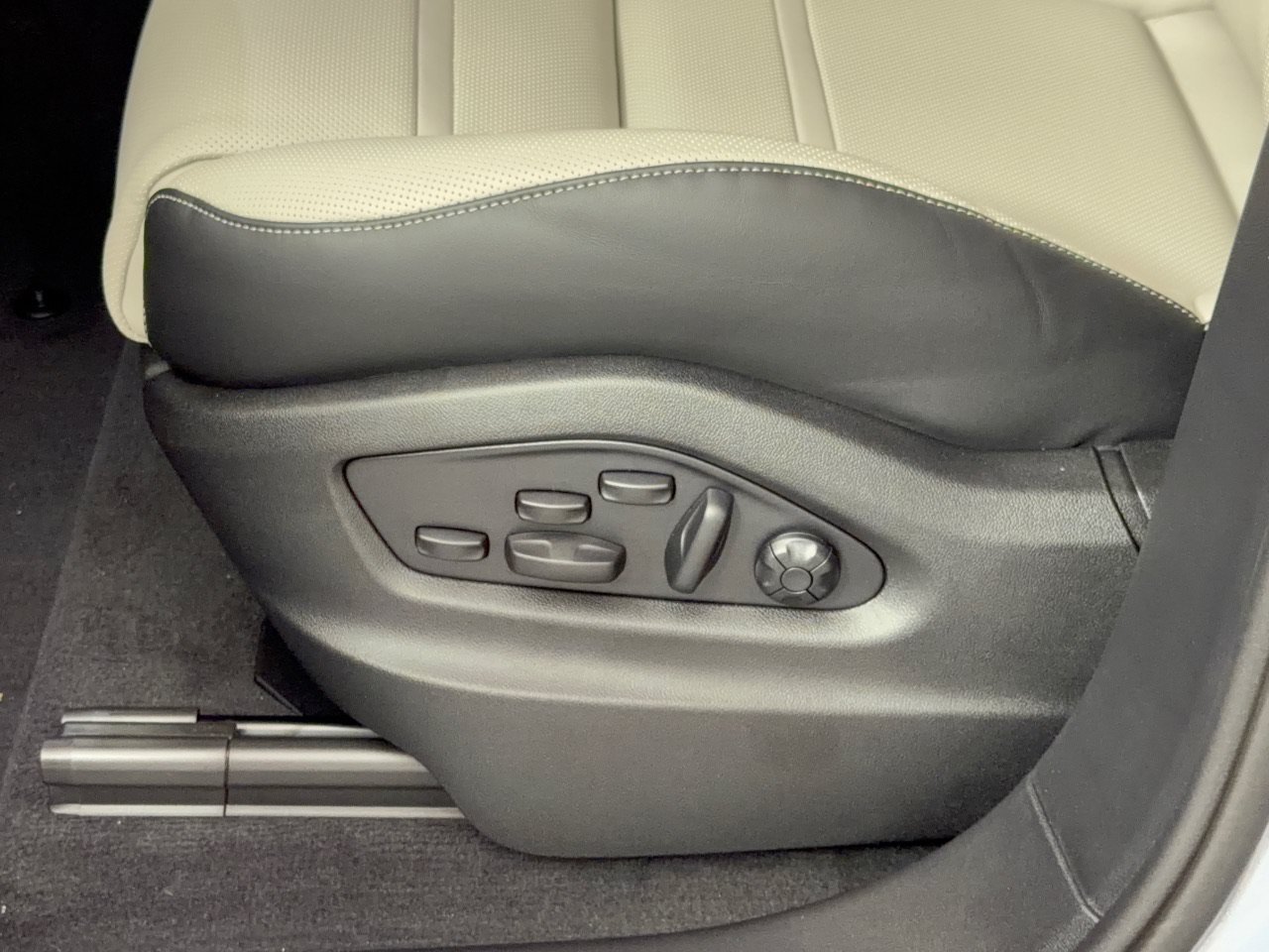 New 2026 Porsche Cayenne S AWD/4WD image 16