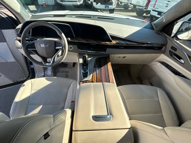 Used 2022 Cadillac Escalade Sport Platinum w/ LPO, ONYX Package AWD/4WD image 23