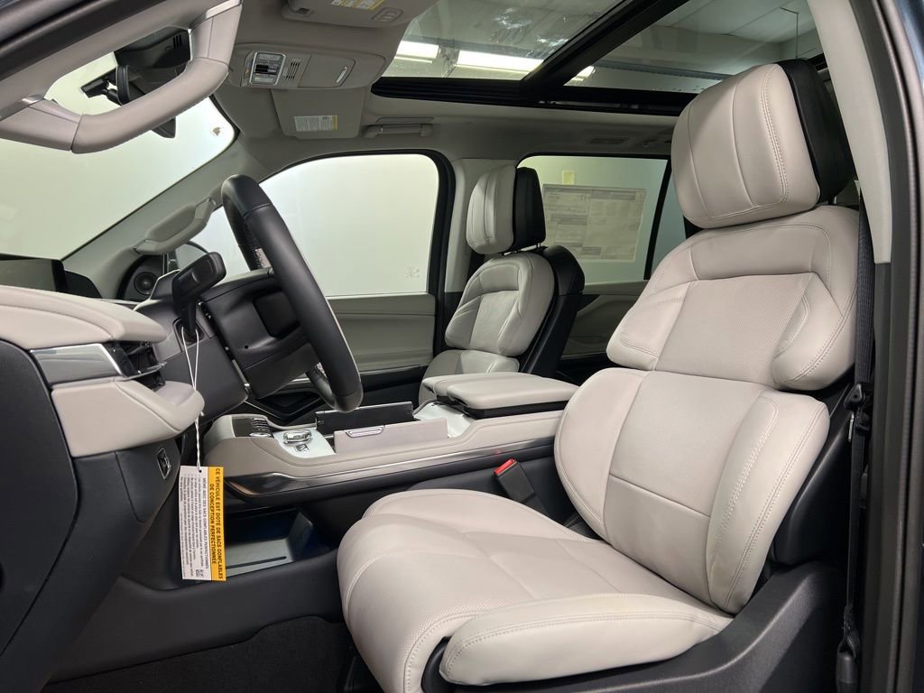 New 2026 Lincoln Navigator Reserve AWD/4WD image 29