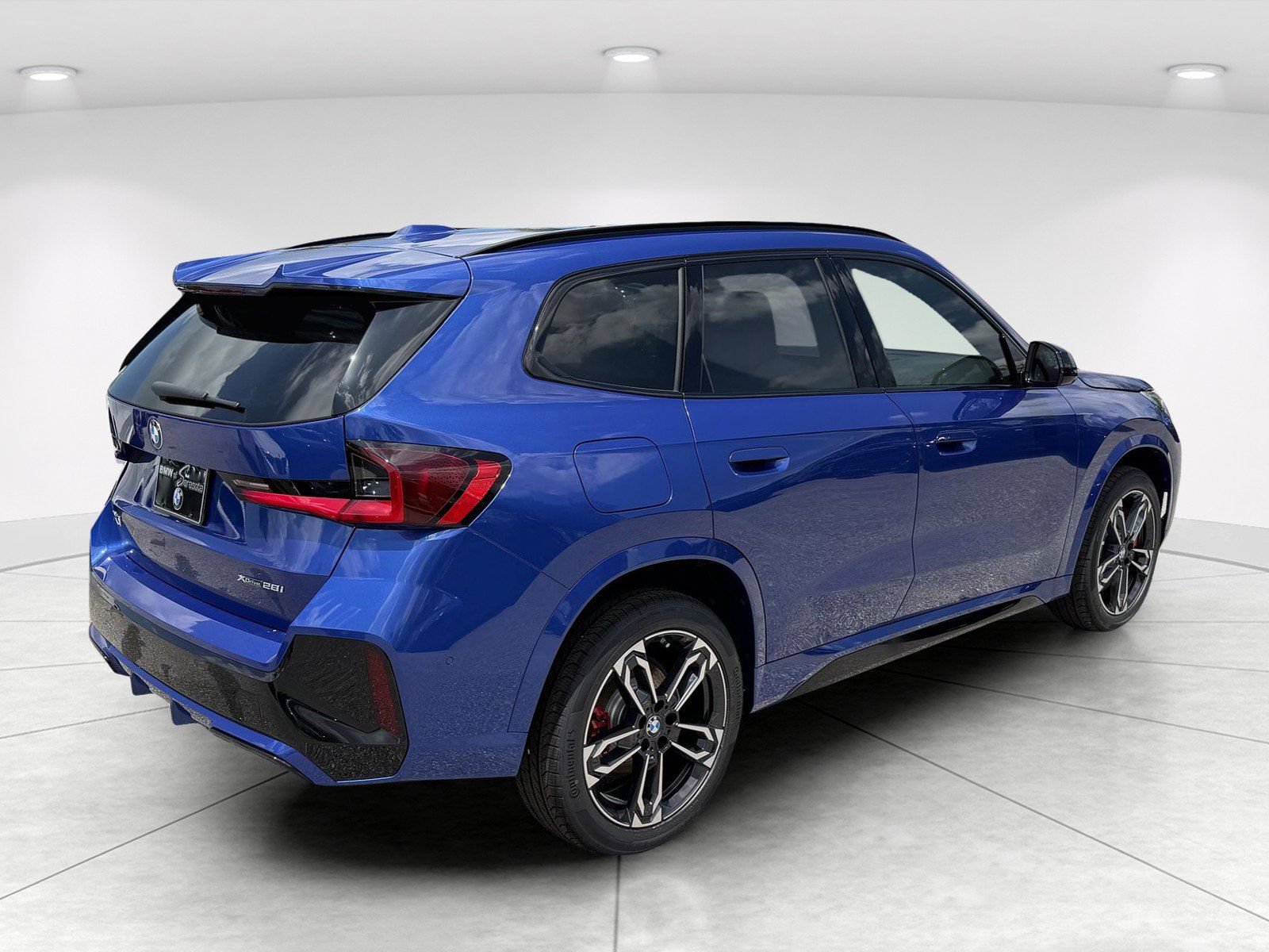New 2026 BMW X1 xDrive28i w/ Technology Package AWD/4WD image 4