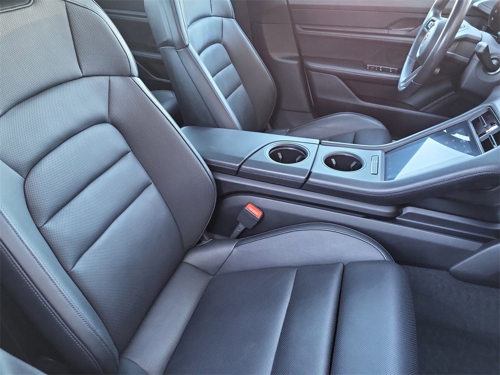 Used 2022 Porsche Taycan 4S image 19