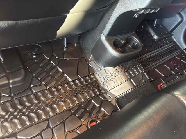 Used 2017 Jeep Wrangler Unlimited Rubicon image 31