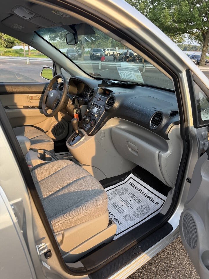 Used 2009 Kia Rondo LX FWD image 15