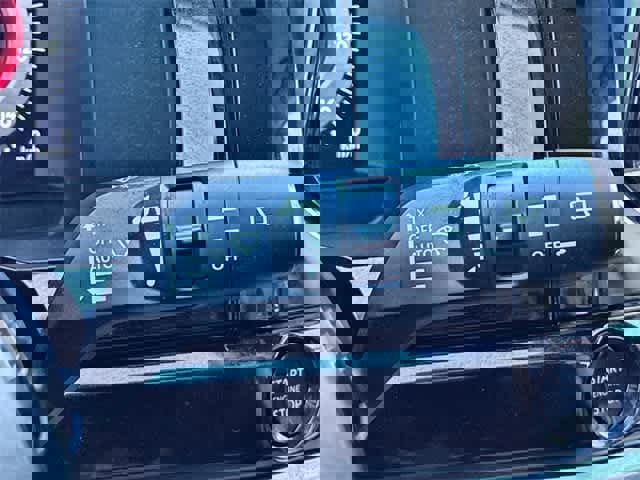 Used 2025 Nissan Pathfinder Platinum w/ Black Appearance Package image 28