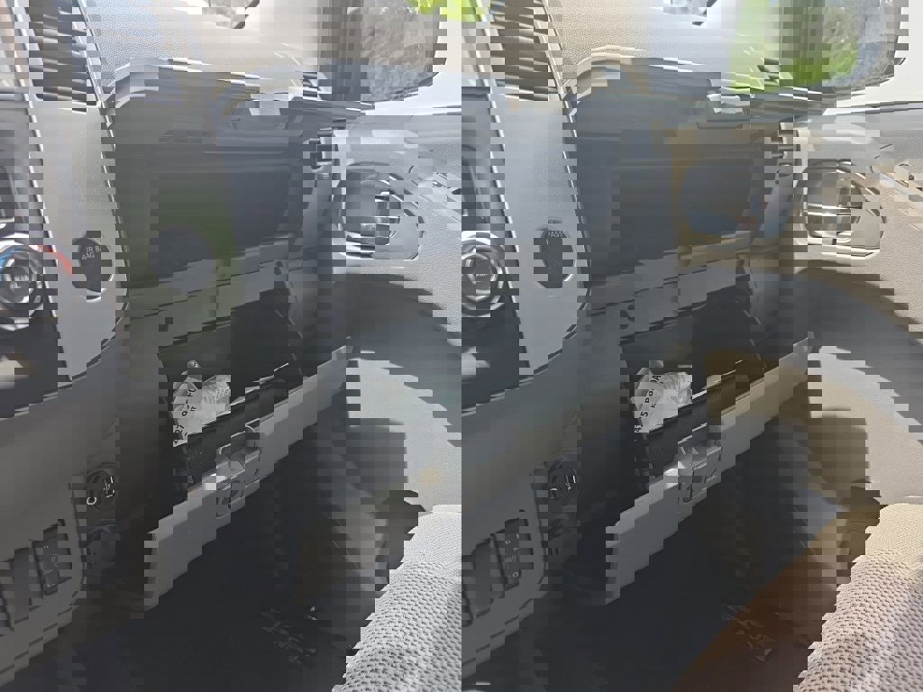 Used 2020 Nissan Frontier SV w/ Midnight Edition Floor Mats image 29