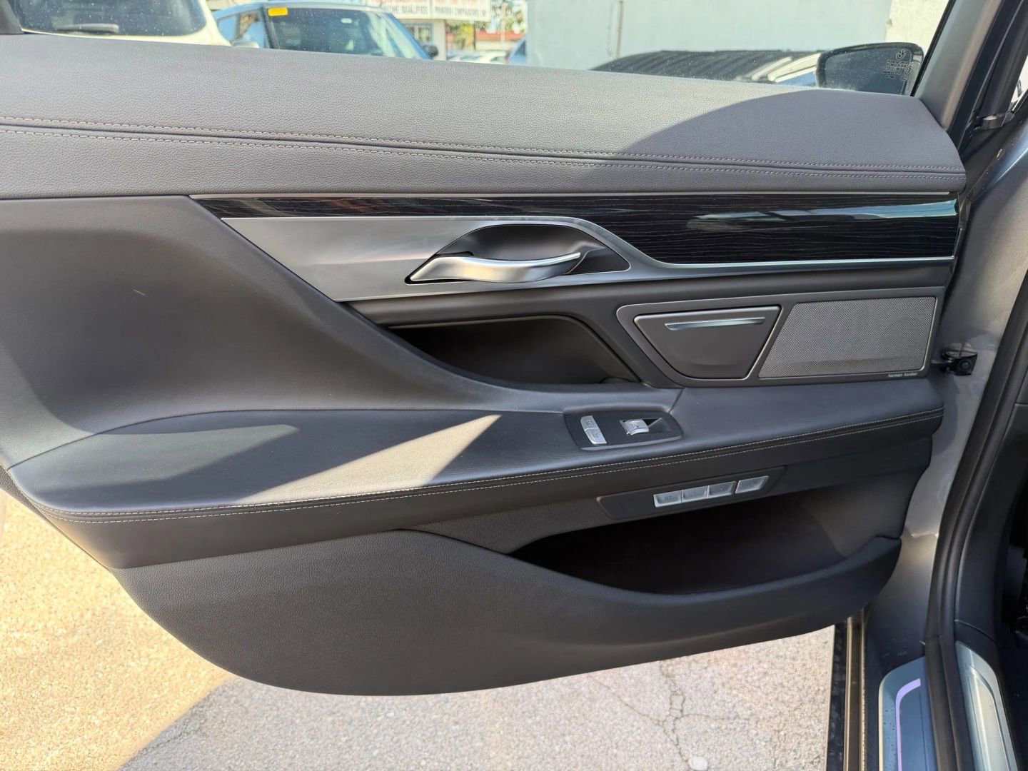 Used 2016 BMW 750i RWD image 12