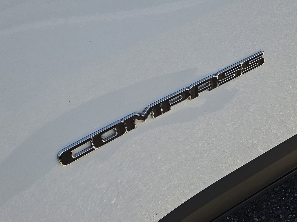 Used 2024 Jeep Compass Sport image 11