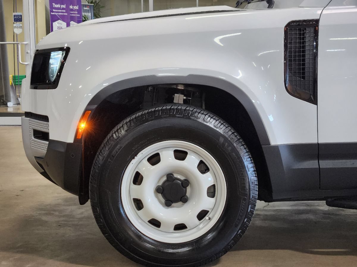 Used 2022 Land Rover Defender 110 AWD/4WD image 11
