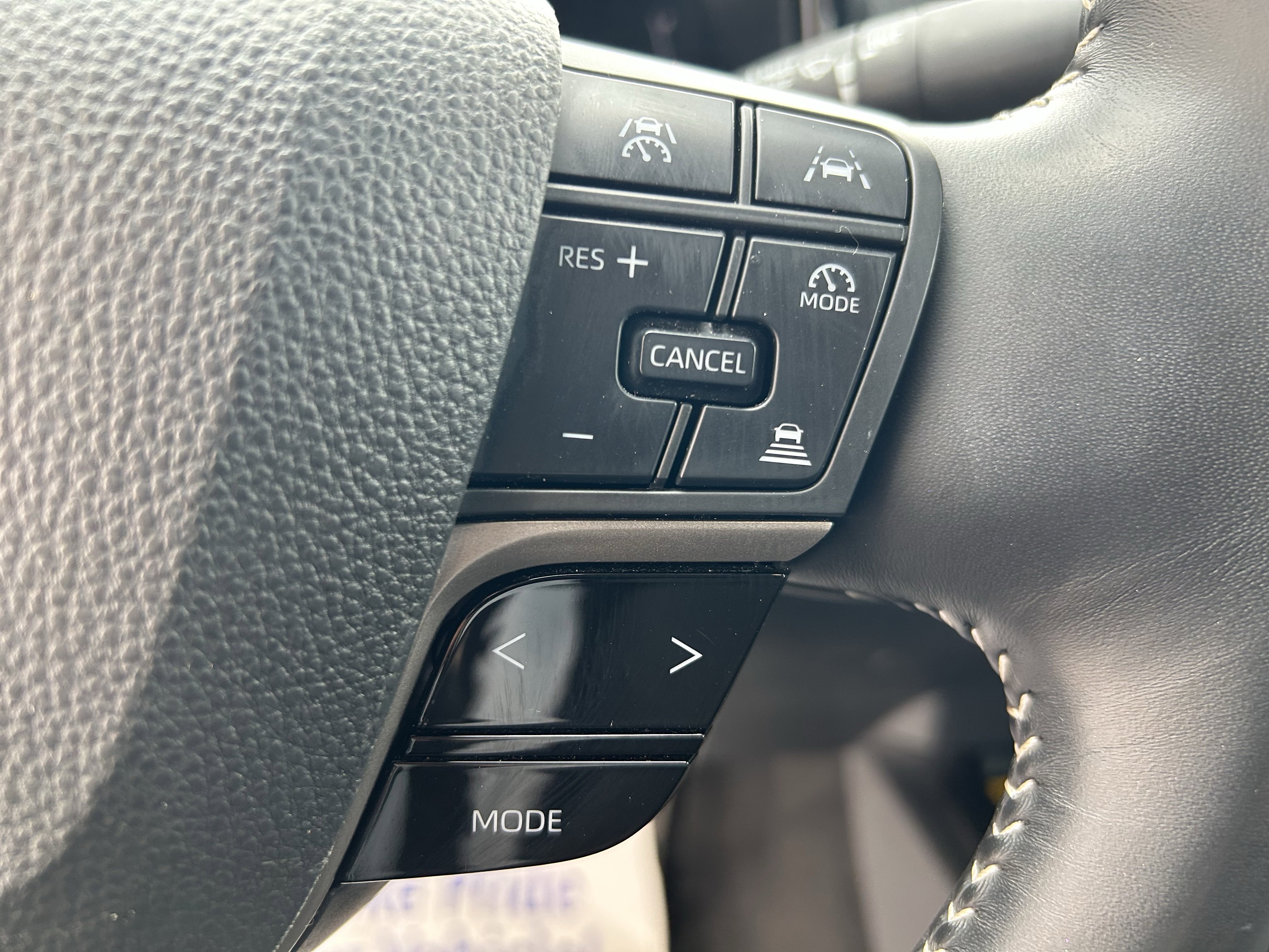 Used 2025 Toyota Camry SE FWD image 23