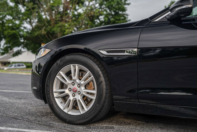 Used 2018 Jaguar XE Premium AWD/4WD image 72