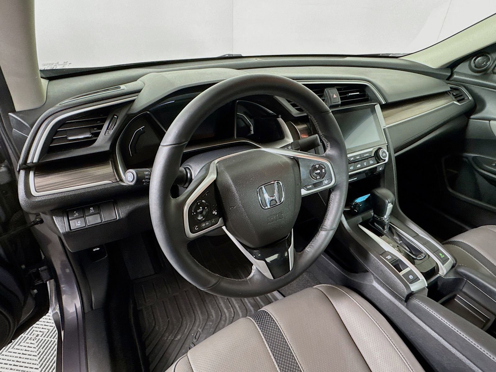 Used 2019 Honda Civic EX-L image 16
