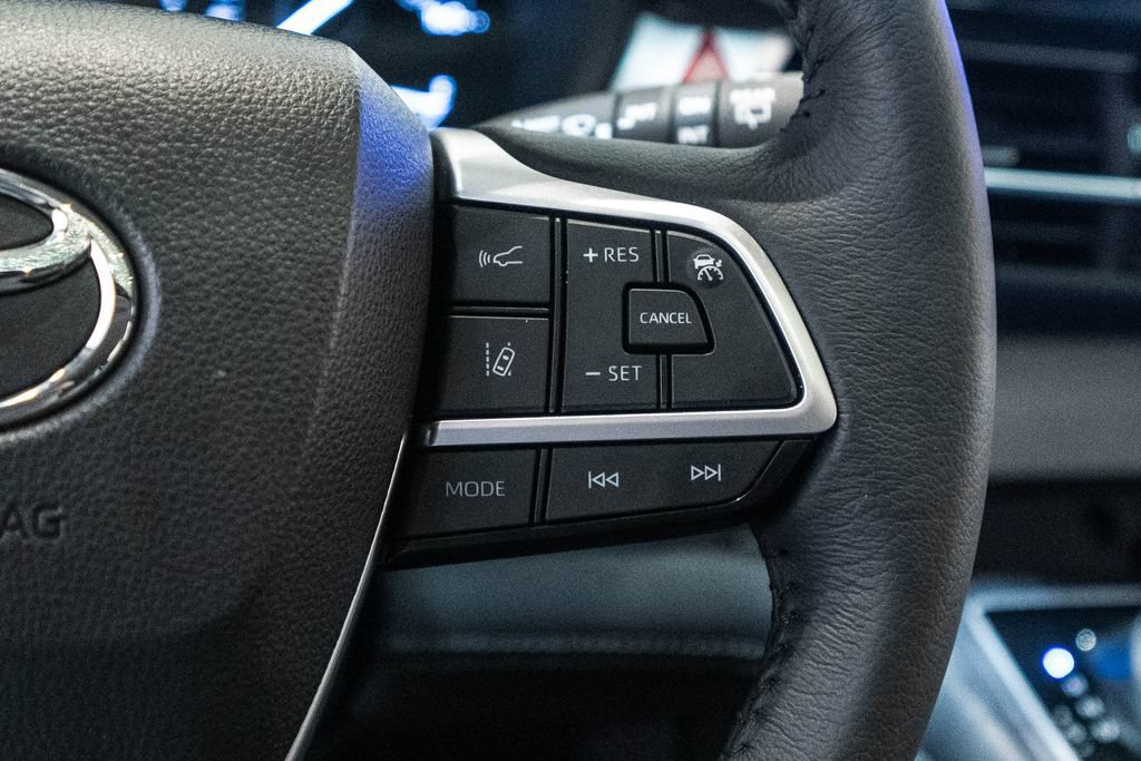 Certified 2025 Toyota Sienna XLE w/ XLE Plus Package FWD image 19