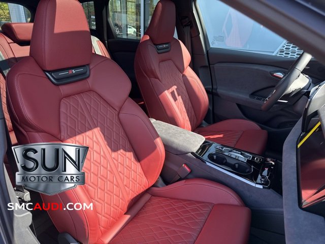 New 2025 Audi SQ6 e-tron Prestige image 5