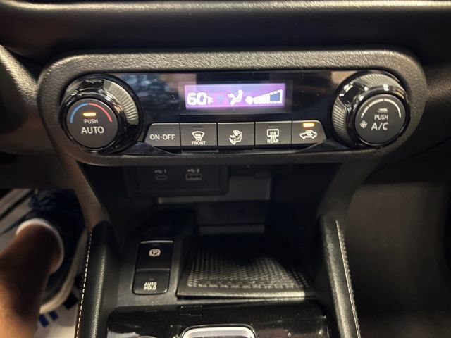 Certified 2023 Nissan Kicks SR FWD image 20