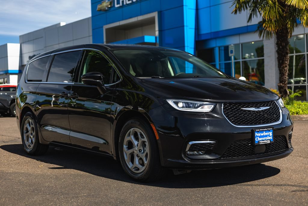 Used 2024 Chrysler Pacifica Limited FWD image 7
