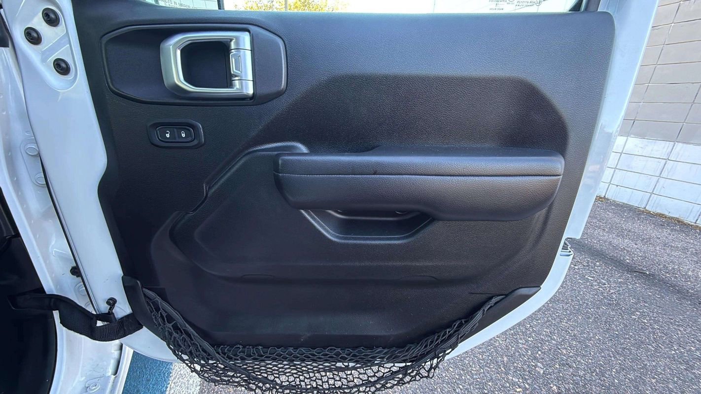 Used 2018 Jeep Wrangler Unlimited Sport S image 9