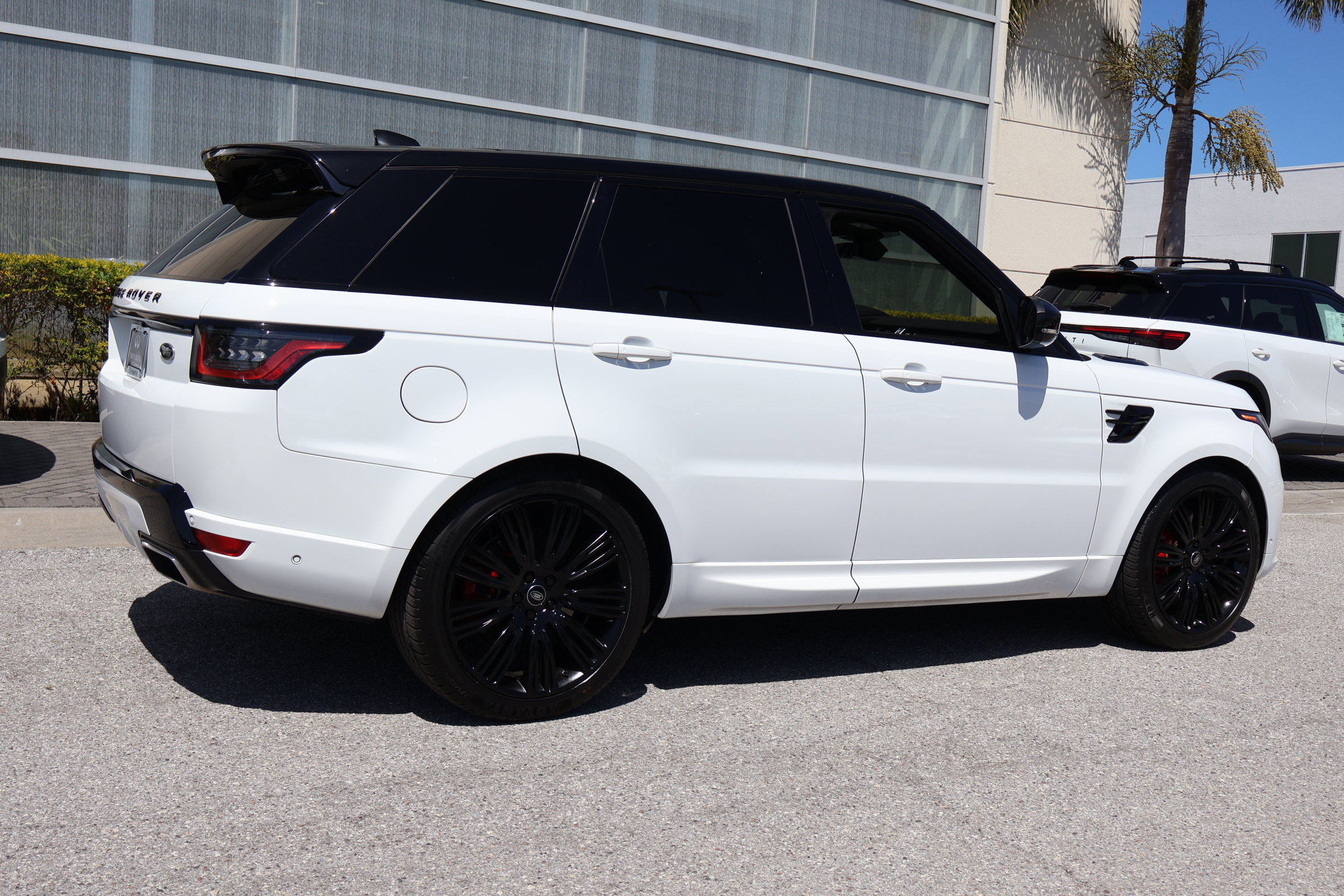 Used 2021 Land Rover Range Rover Sport HSE Dynamic image 10