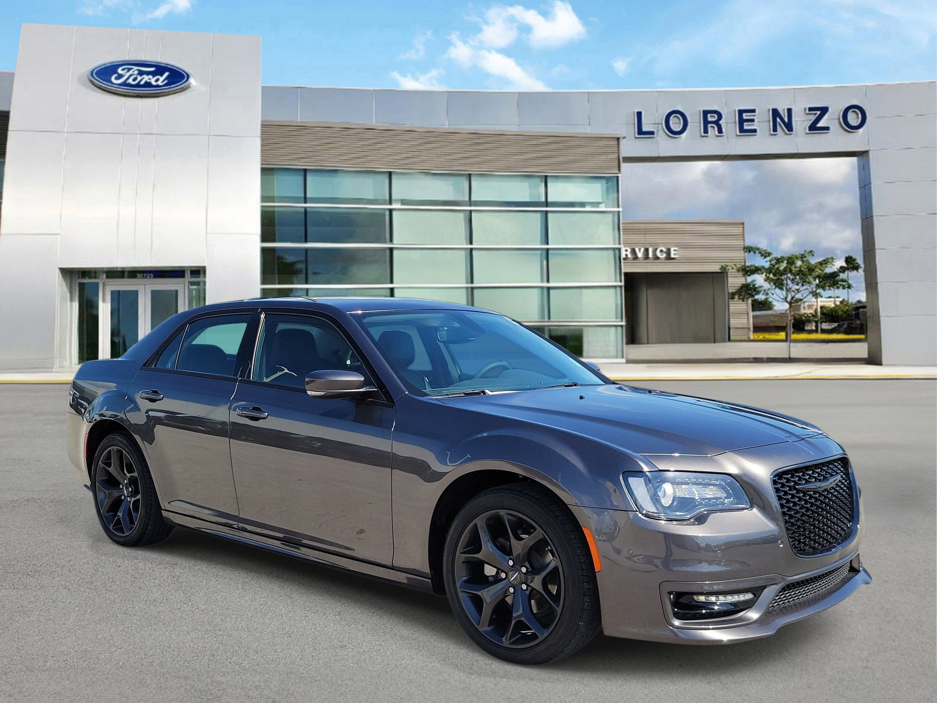 Used 2023 Chrysler 300 Touring L RWD image 3