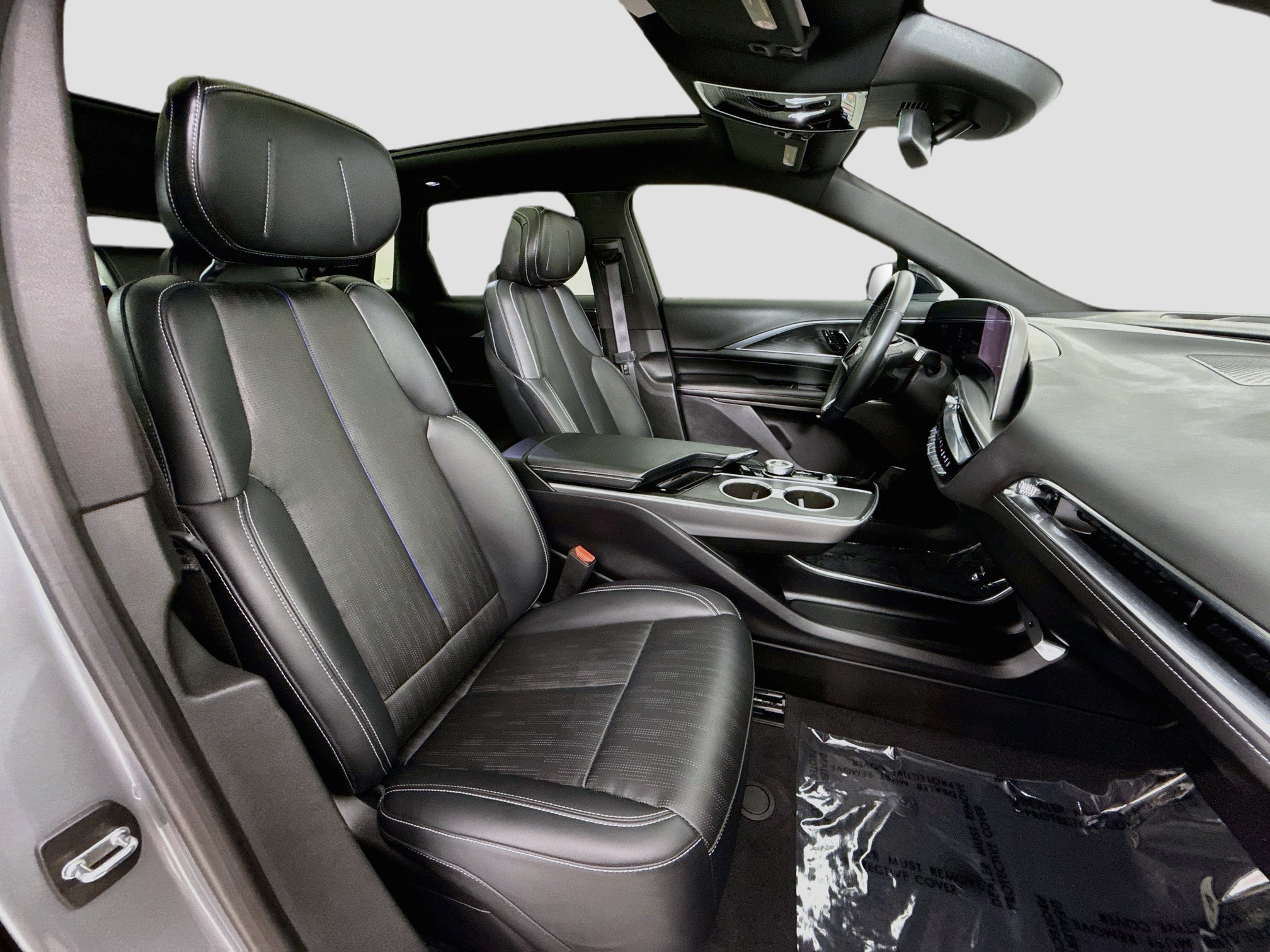 Used 2024 Cadillac Lyriq Luxury RWD image 30