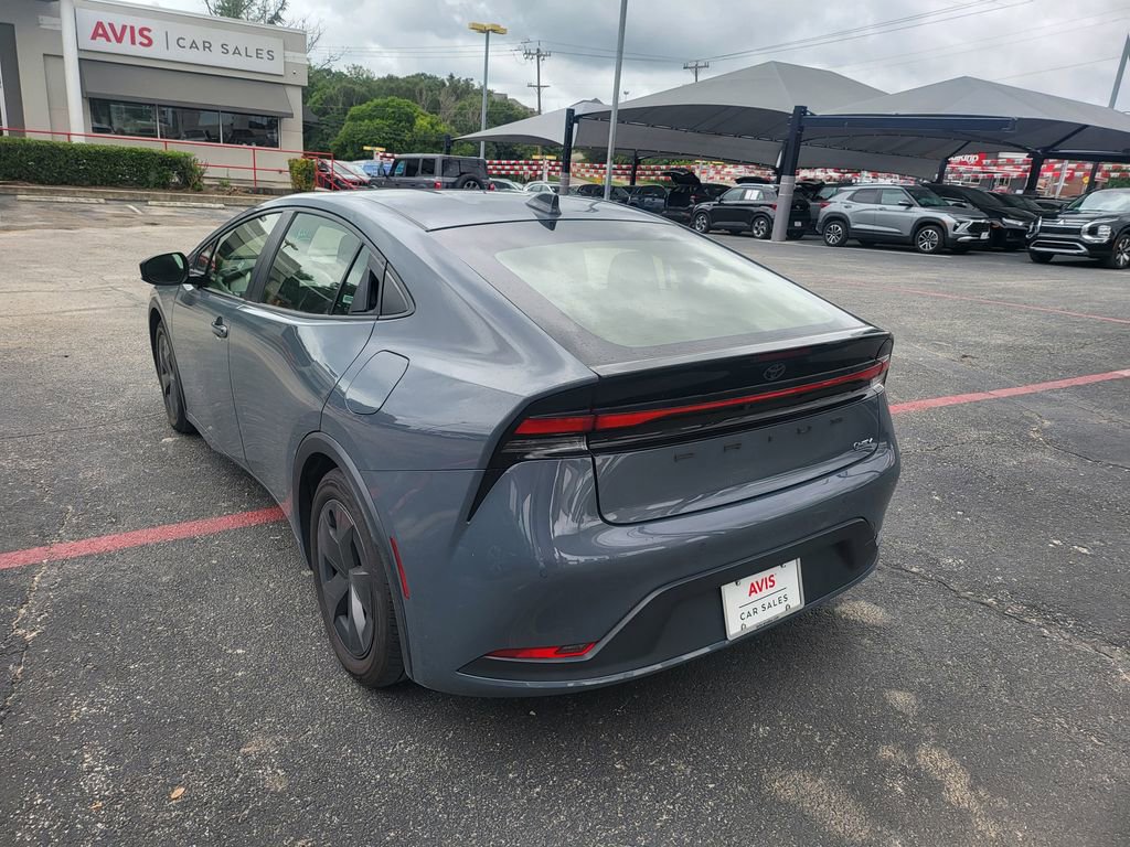Used 2024 Toyota Prius LE FWD image 9