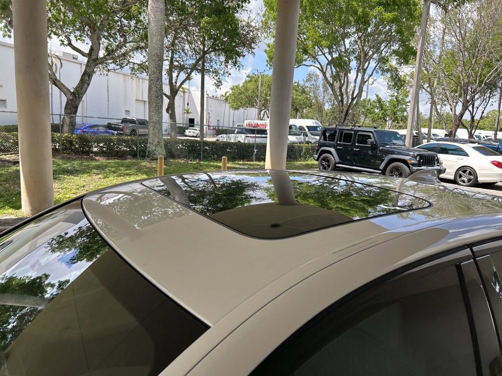 Used 2019 BMW M550i xDrive w/ Dynamic Handling Package AWD/4WD image 16