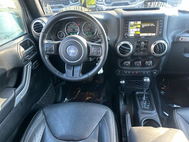 Used 2016 Jeep Wrangler Unlimited Sahara w/ Connectivity Group AWD/4WD image 31