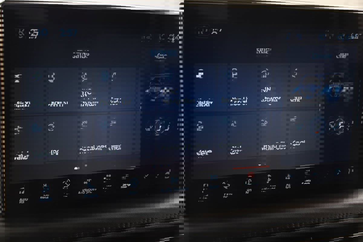 Used 2021 Lincoln Nautilus FWD w/ Equipment Group 101A image 31