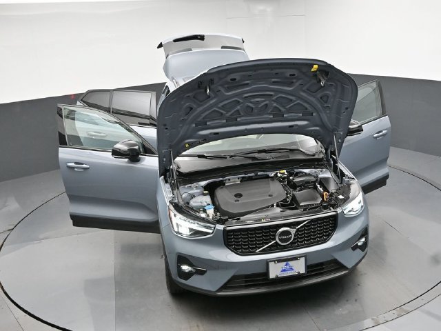 Used 2023 Volvo XC40 B5 Plus w/ Protection Package Premier AWD/4WD image 48