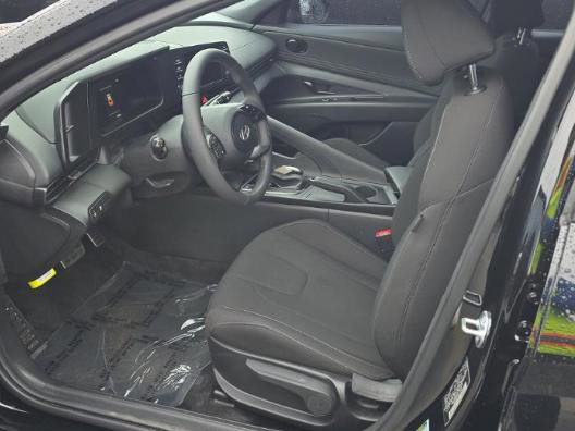 Used 2025 Hyundai Elantra Sport image 6