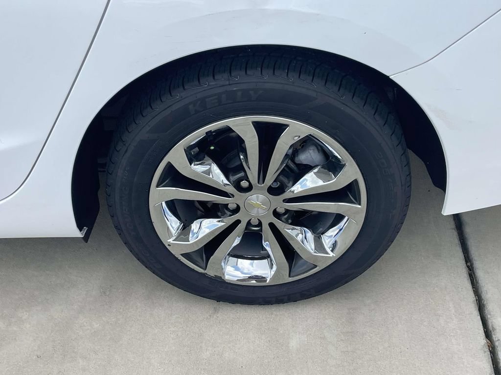 Used 2019 Chevrolet Cruze LT w/ Convenience Package FWD image 10