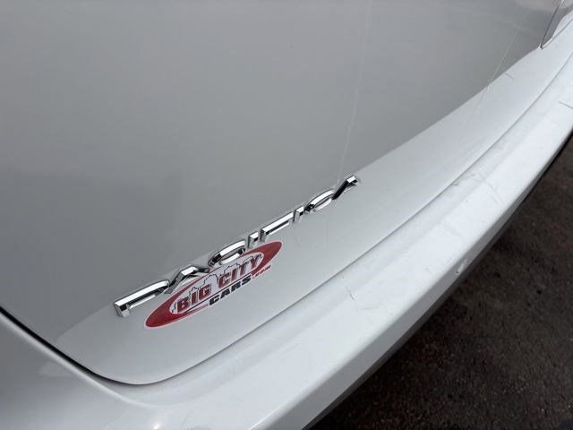 Used 2025 Chrysler Pacifica Select image 44