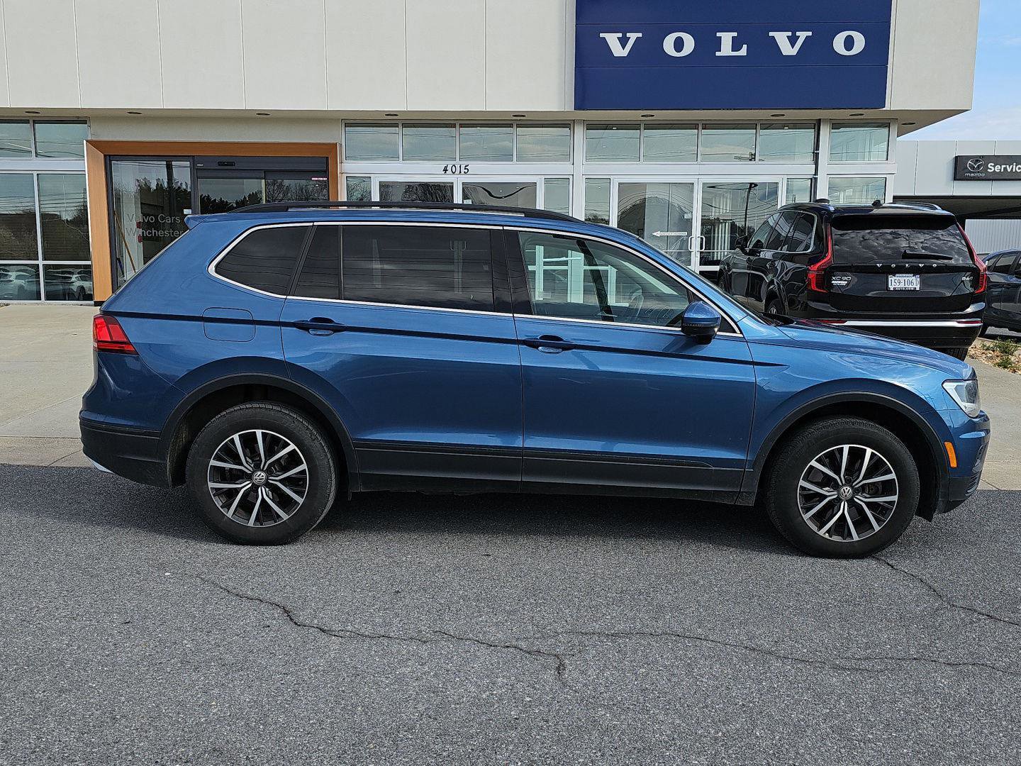Used 2019 Volkswagen Tiguan SE w/ Panoramic Sunroof Package image 6
