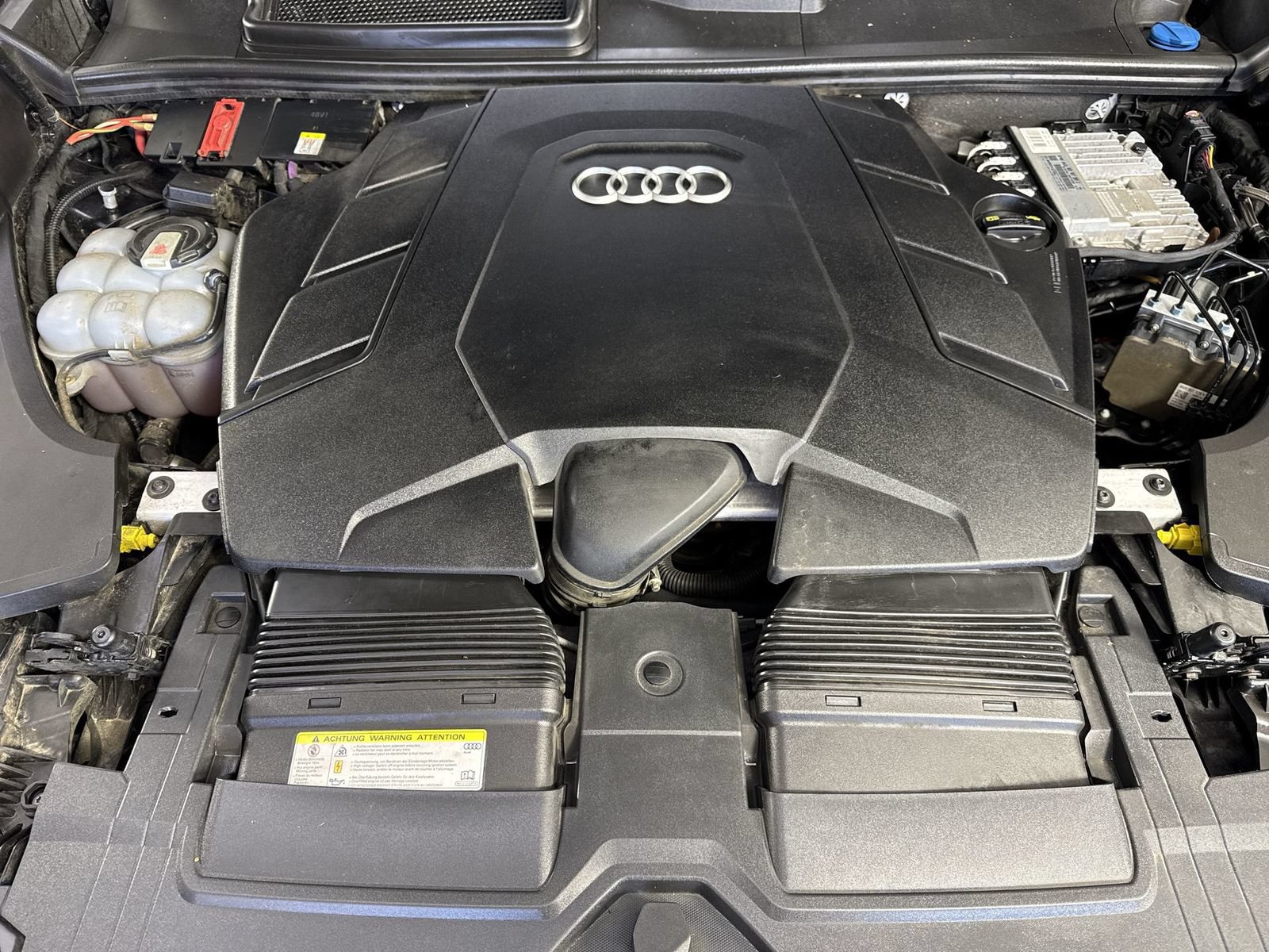 Used 2019 Audi Q8 Premium w/ Convenience Package AWD/4WD image 27