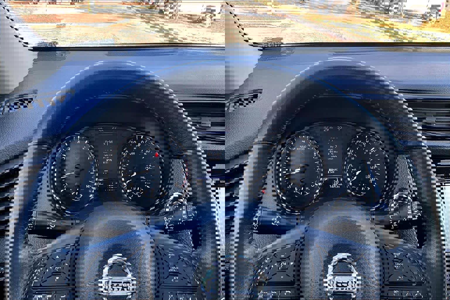 Used 2019 Nissan Rogue SV image 25