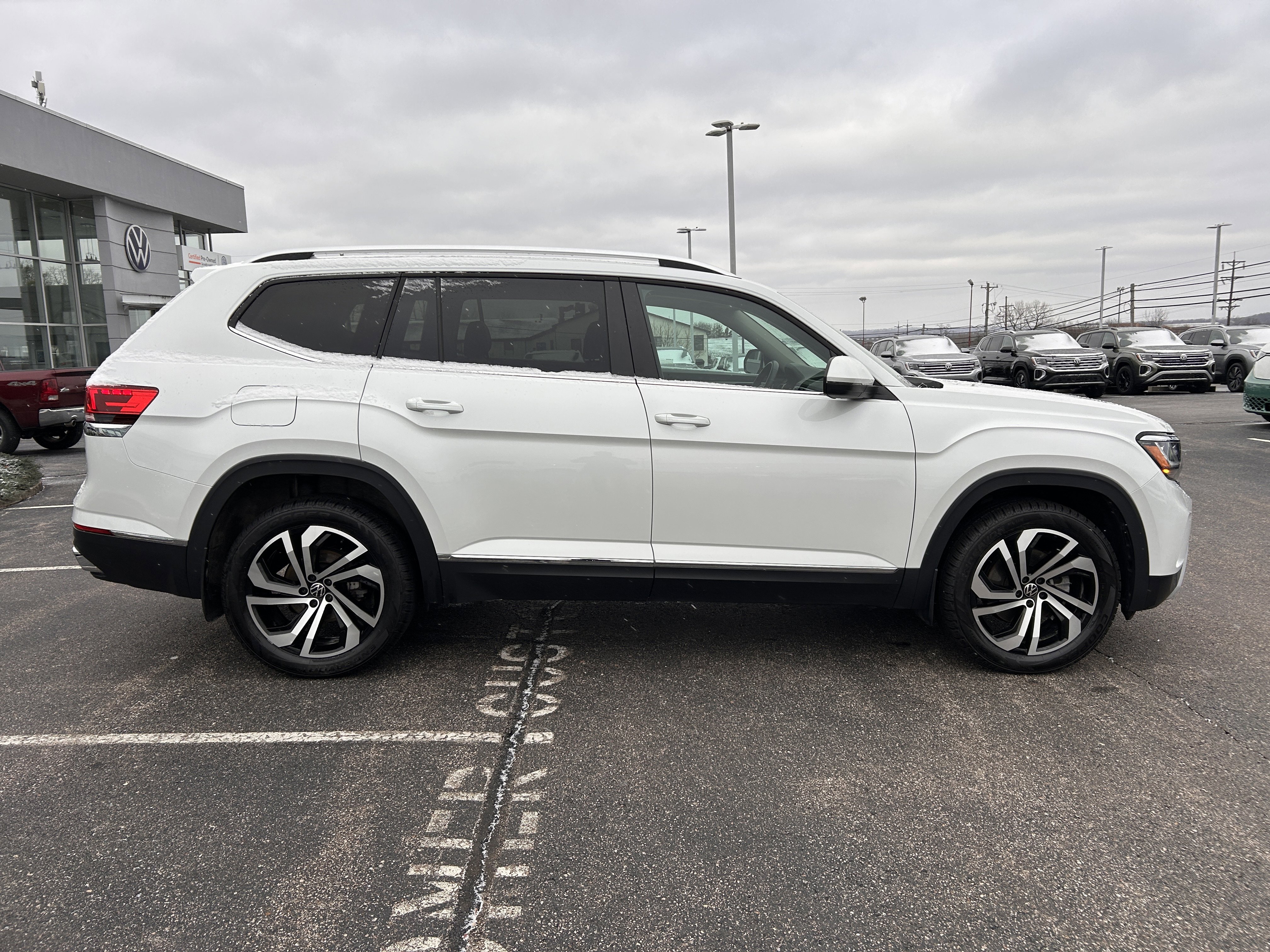 Certified 2023 Volkswagen Atlas SEL image 8