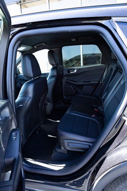 Used 2025 Ford Escape ST-Line image 23