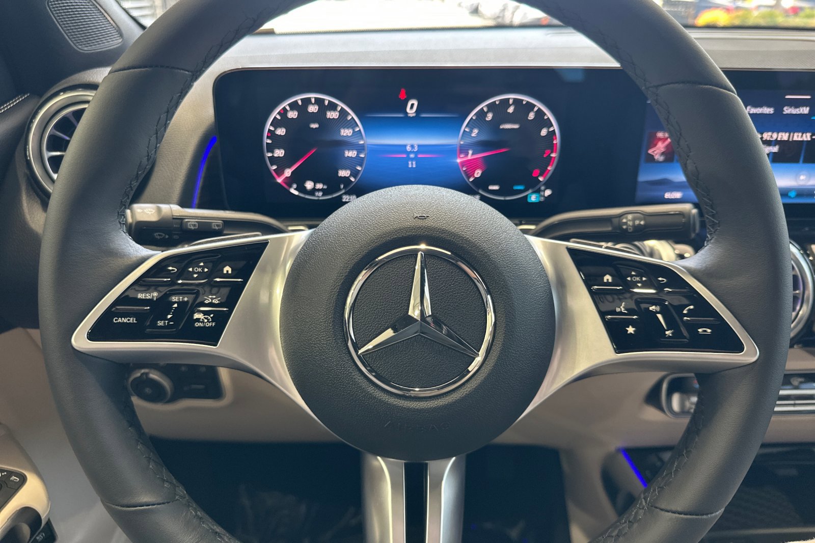 New 2025 Mercedes-Benz GLB 250 250 image 23