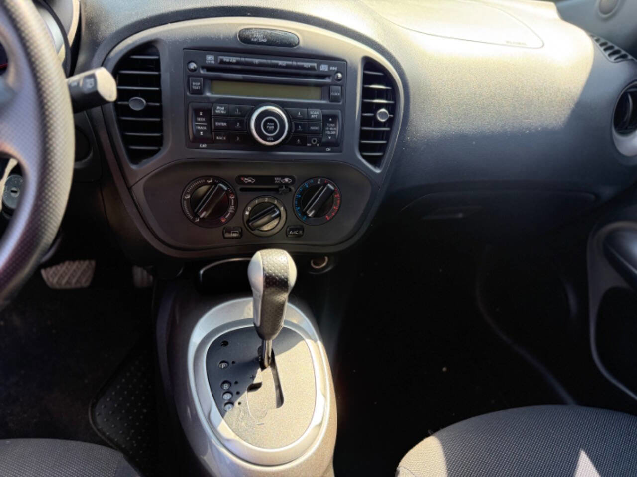 Used 2014 Nissan Juke S FWD image 14