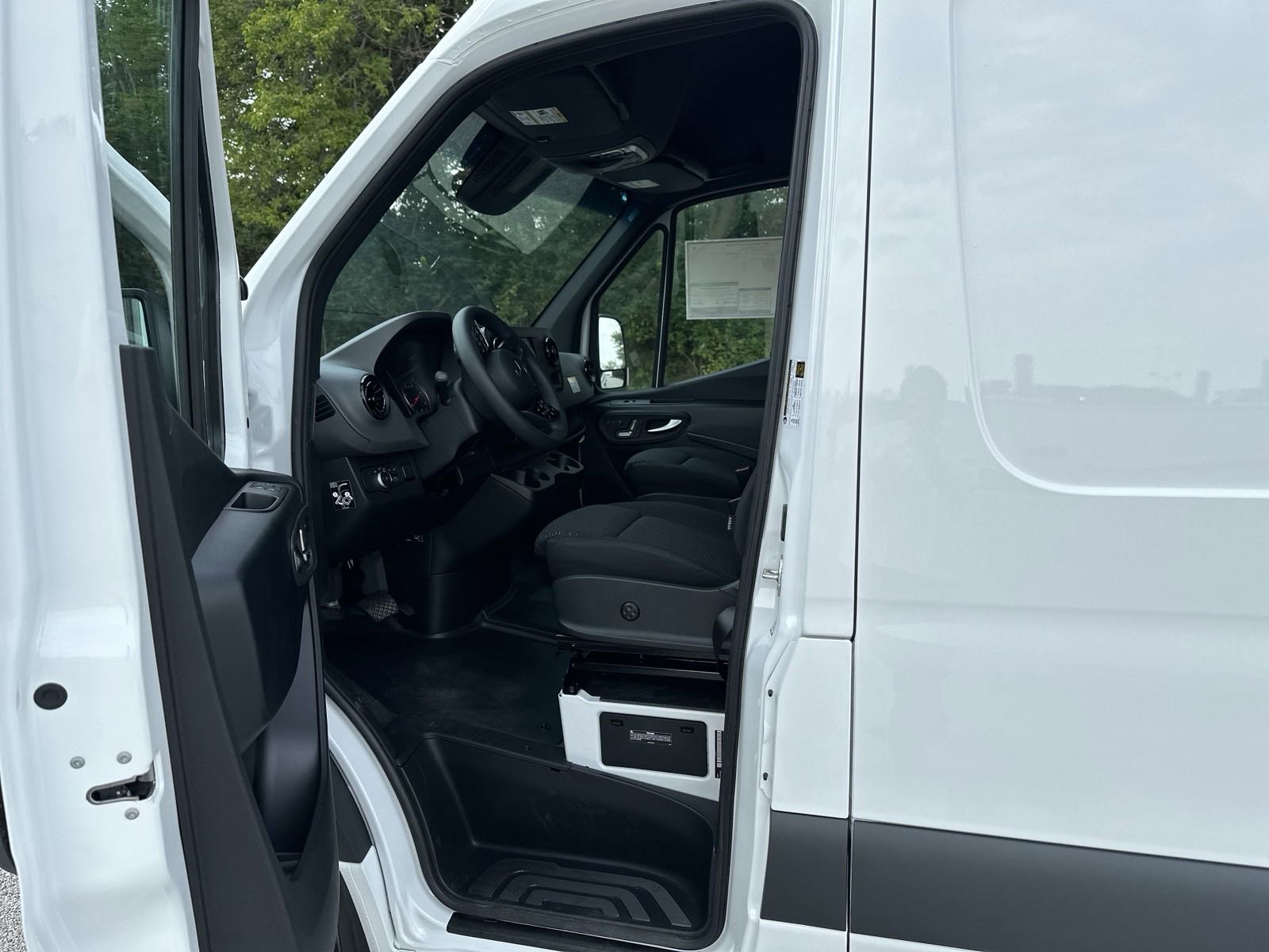 New 2024 Mercedes-Benz Sprinter 3500 image 13