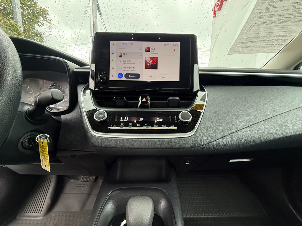 Used 2023 Toyota Corolla LE FWD image 9