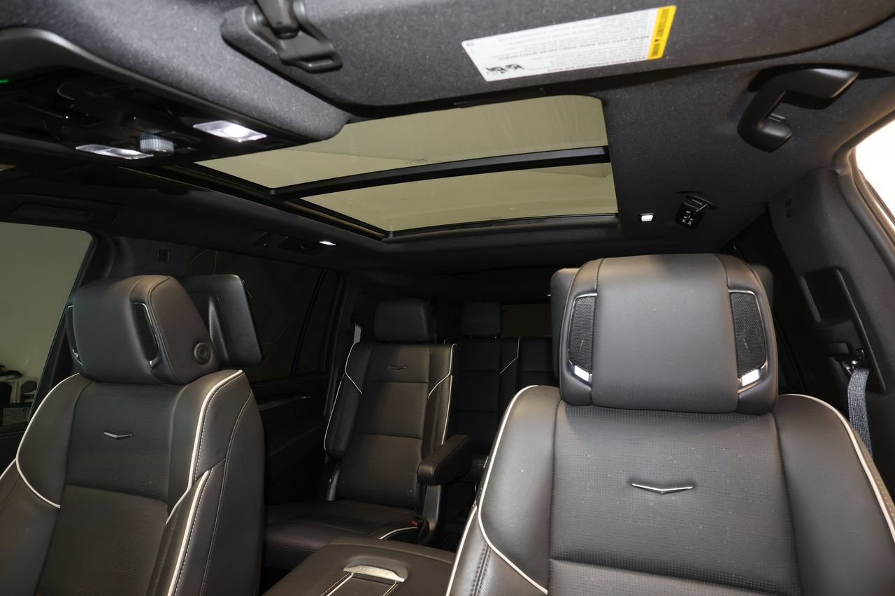 Used 2025 Cadillac Escalade ESV Sport w/ Touring Package AWD/4WD image 17