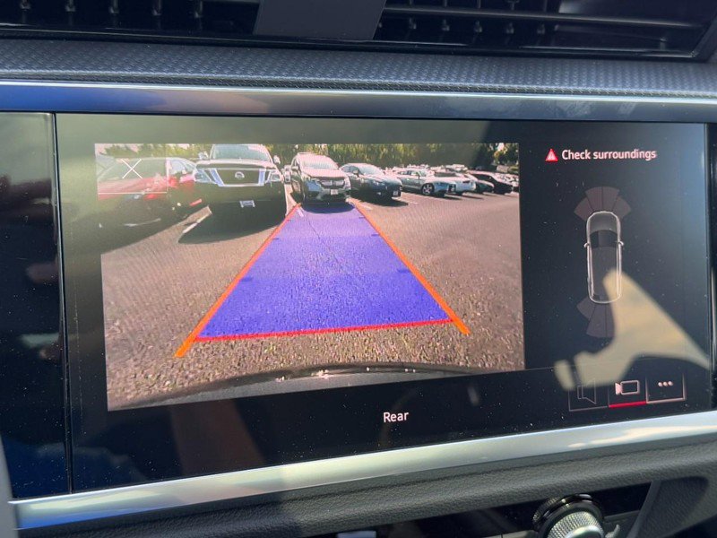 New 2025 Audi Q3 2.0T Premium image 16