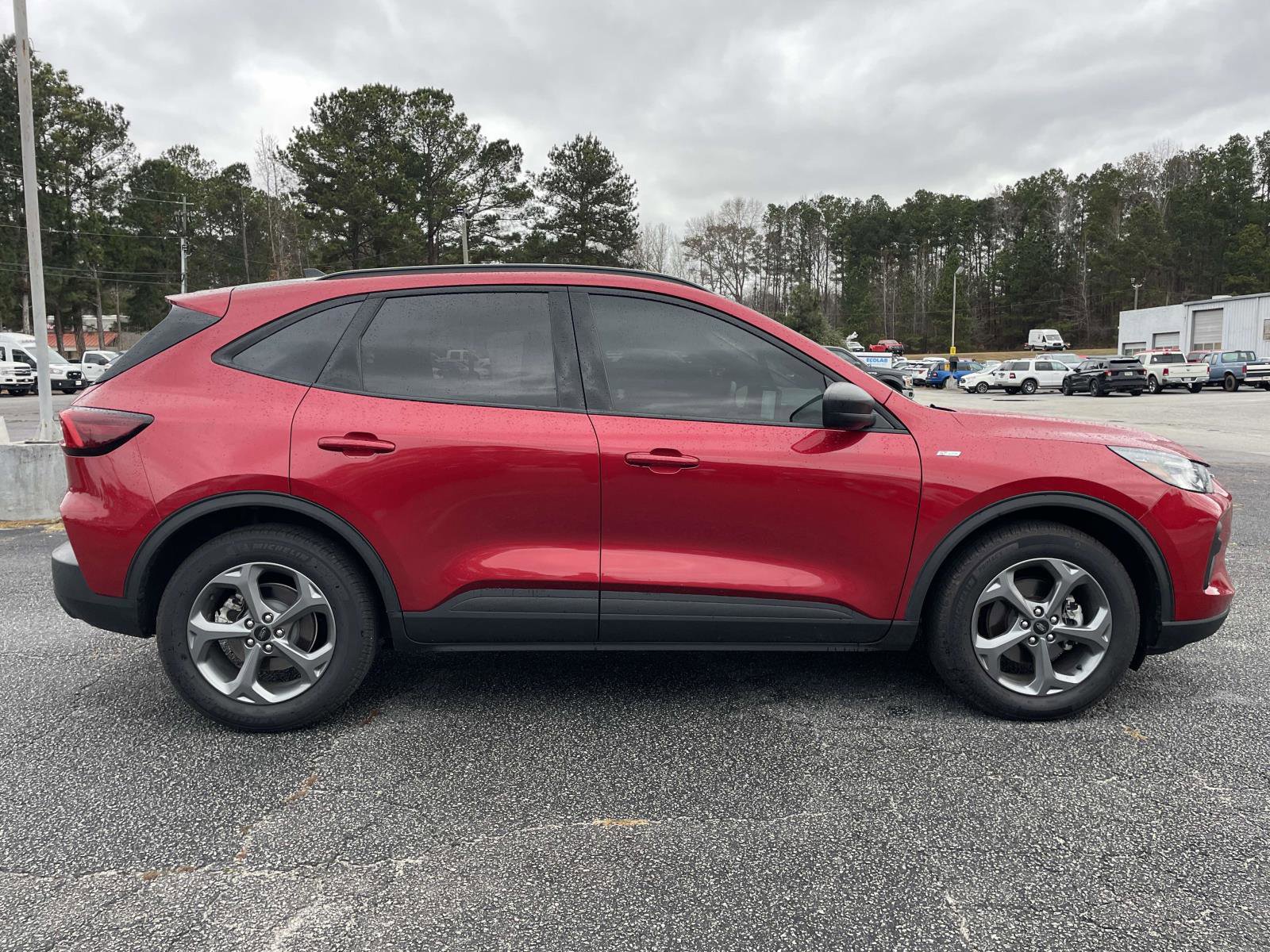 Used 2025 Ford Escape ST-Line w/ Tech Pack #1 FWD image 2