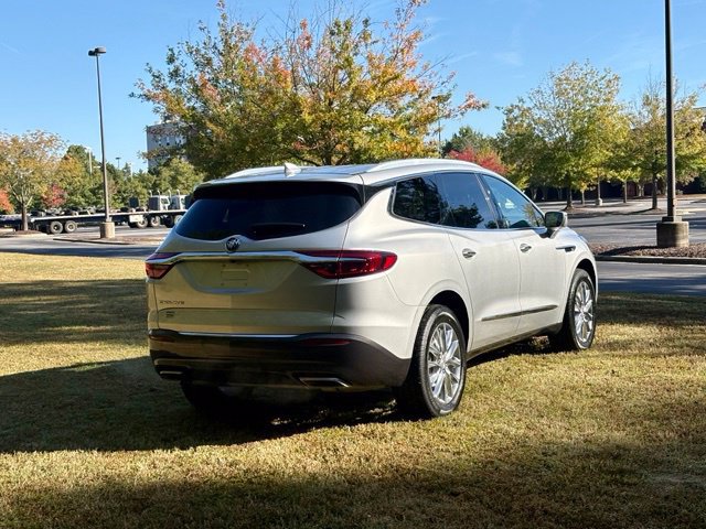 Used 2020 Buick Enclave Premium w/ Sun and Sites Package FWD image 6