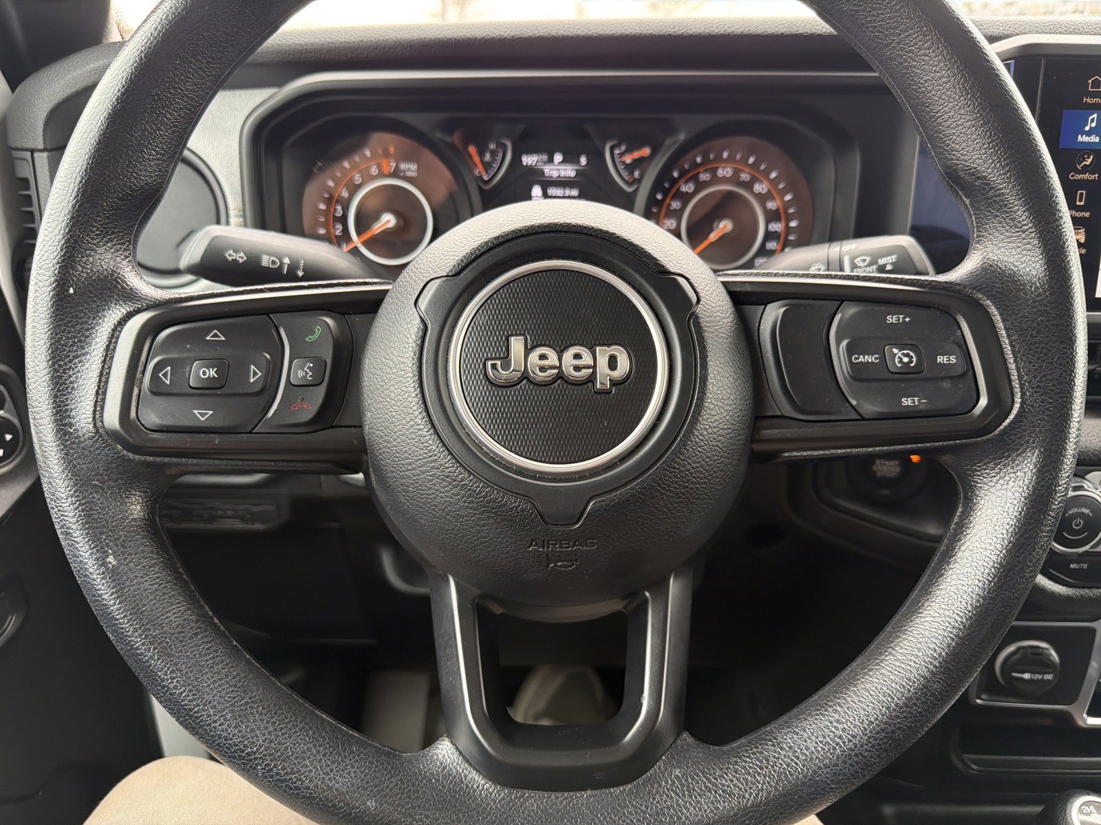 Used 2025 Jeep Gladiator Sport AWD/4WD image 24