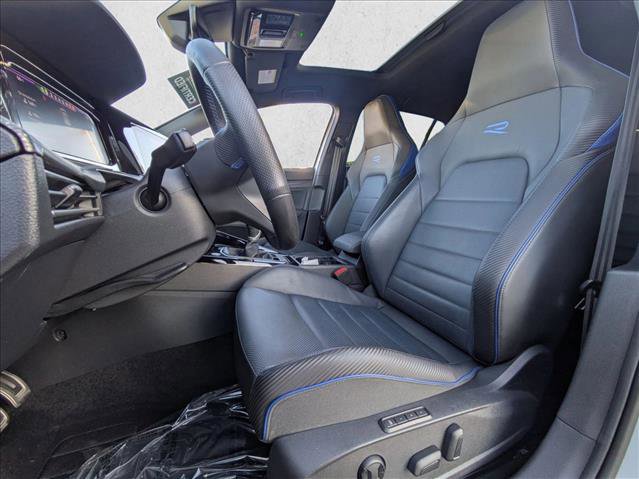 Used 2024 Volkswagen Golf R image 18