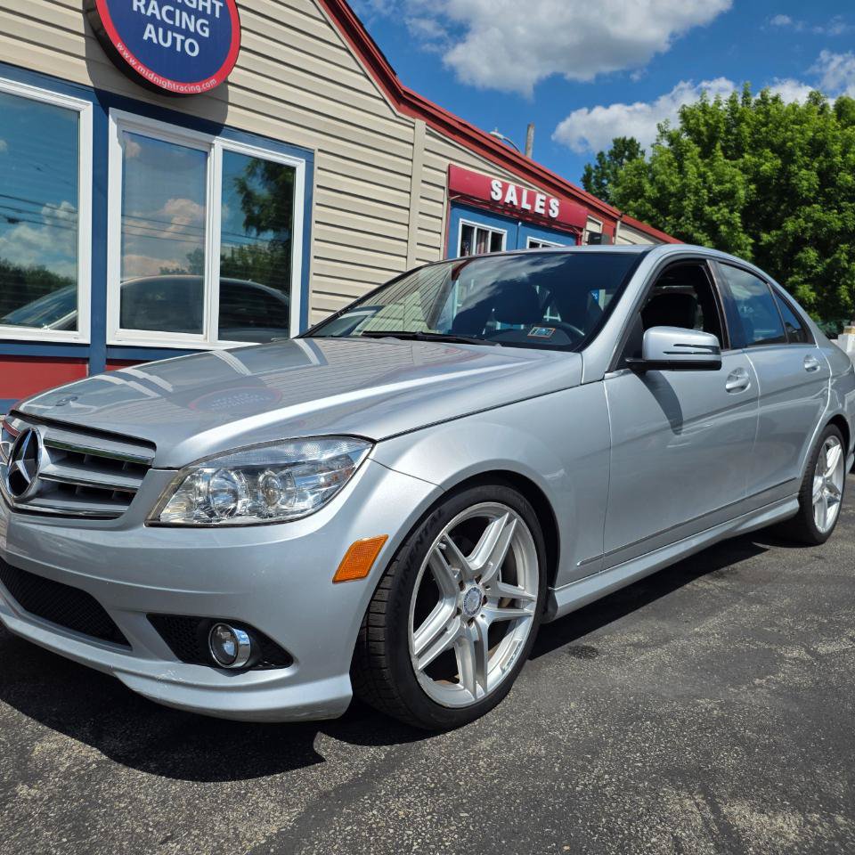 Used 2010 Mercedes-Benz C 300 4MATIC Sedan image 3